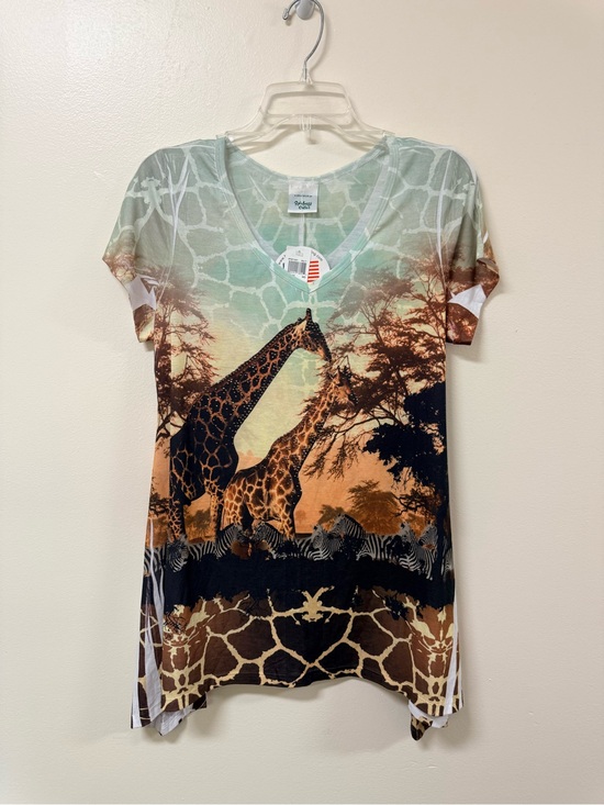 Rainforest Cafe Tops - Rainforest Cafe Giraffe Savannah V‑Neck Tee